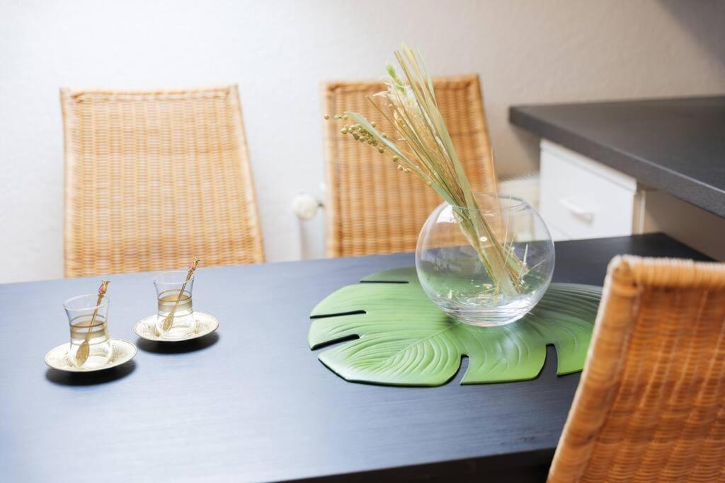 - 3-Bedroom Apartment Luxury: Central & Spacious In Duisburg & Big Tv And Kitchen - Екстериор снимка